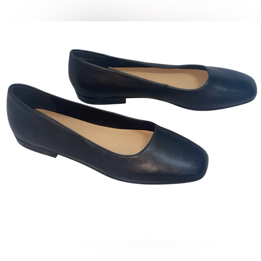 Leather slip on the Kimiko by Bella Vita. Size 9.5 GUC #51-2551 - Picture 12 of 13